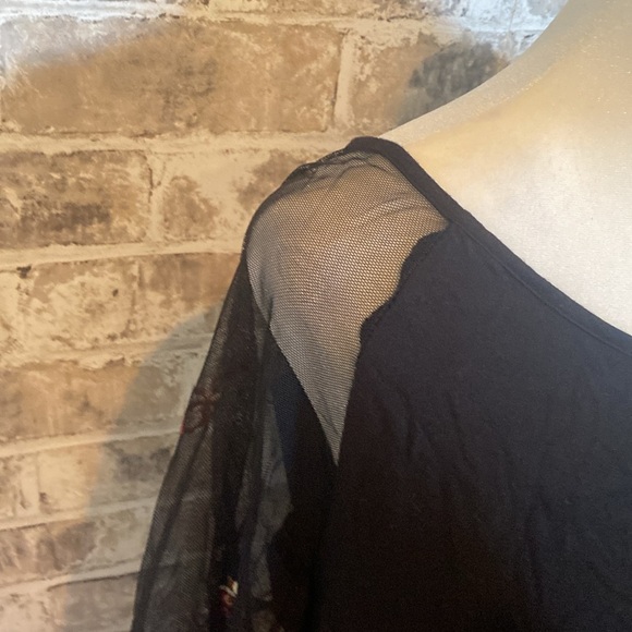Maurice’s crewneck blouse. Long semi-sheer sleeves. Black. Size XXL. - Picture 5 of 16